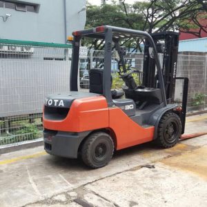 3 Ton Diesel Forklift - Advance MHE Services Pte Ltd